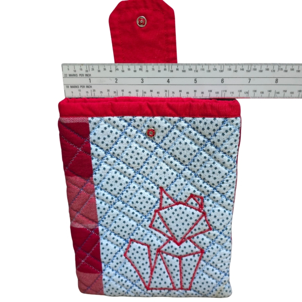 Red and White Quilted Tablet Sleeve - Picture 7 of 7